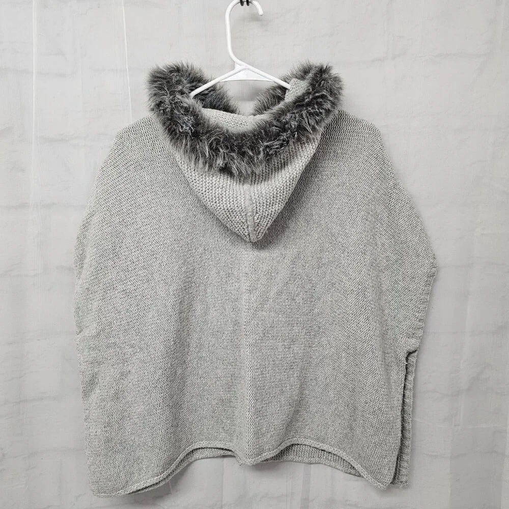 GAP KIDS Poncho Vest Hooded Knit Gray Boho Nordic Faux Fur Gray L